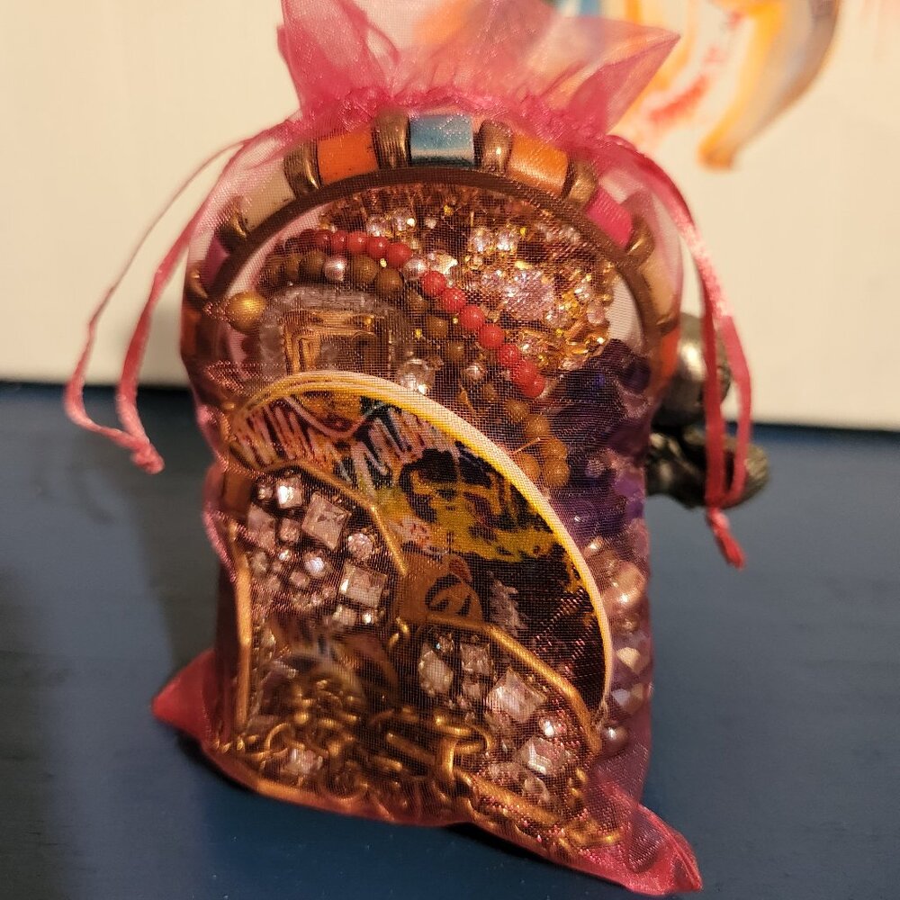 Mystery Jewelry drawstring bag 15+ wearable items|Gold & silver tone|Unbroken